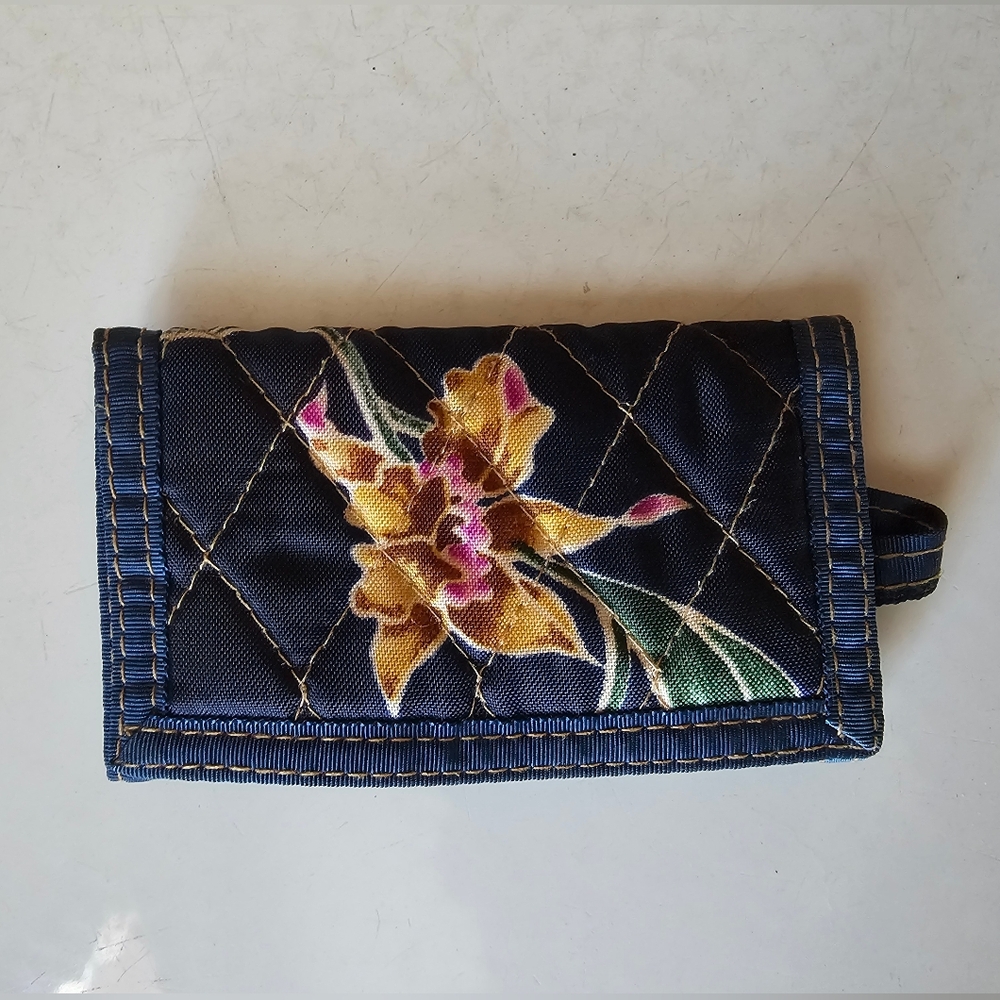 Vintage Like New Star Hong Kong Navy Floral Quilted Women's Wallet
